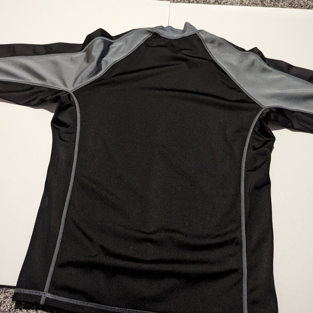 Dakine Black and Gray Long-Sleeve Performance Rash Guard - Picture 4 of 5